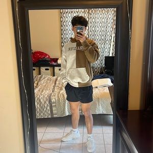 Hollister/ brown/beige/ hoodie/ like-new